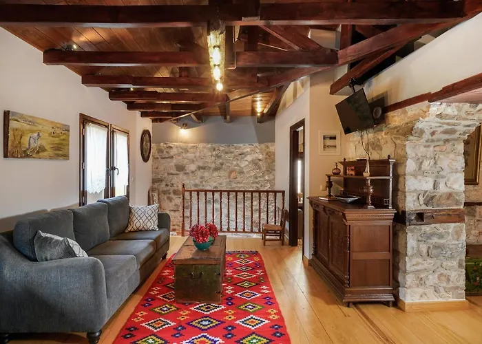 Maroyda Stonehouse *